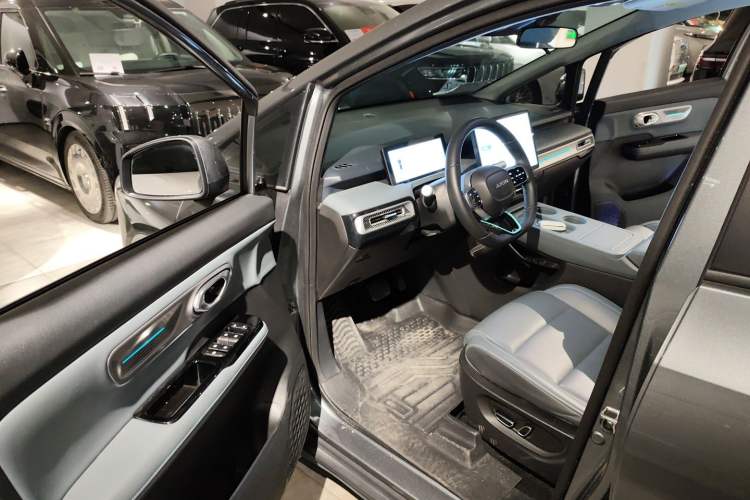 Used AION Y 2023 Plus 610 Smart Edition Lithium Iron Phosphate