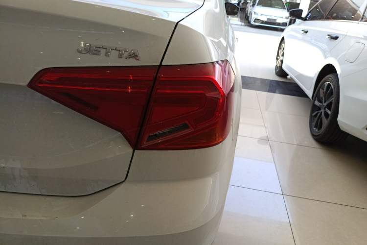 Used Volkswagen Jetta 2017 1.4L Manual Fashion Edition