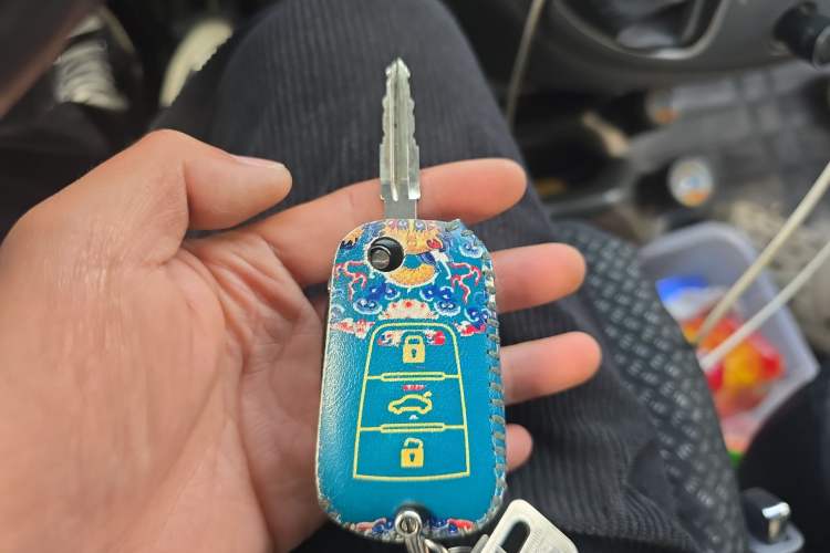 Used SAIC MAXUS Xintu V80 2021 2.0T Manual Classic Aoyuntong Long Wheelbase High-Roof 6/7/8/9-Seater