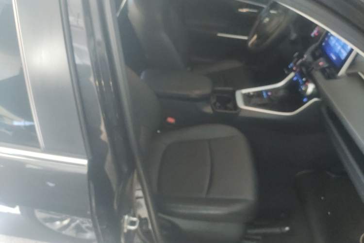 Used Toyota RAV4 2021 2.0L CVT Two-Wheel Drive Fashion Edition