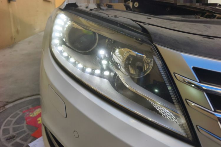 Used Volkswagen FAW-Volkswagen CC 2015 1.8TSI Luxury Model Right Front Headlight