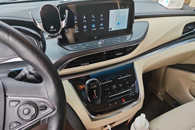 Used Buick GL8 2023 Land Executive Class 652T Luxury Model
