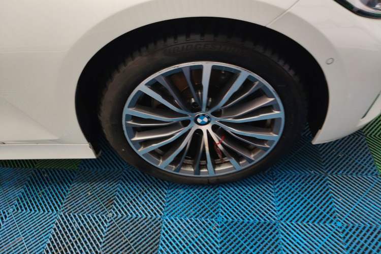 Used BMW 3 Series 2020 325Li First Edition Right Front Wheel Hub