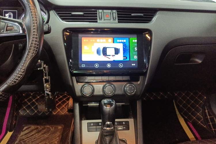 Used Skoda Octavia 2019 TSI230 DSG SmartDrive Luxury Edition China V Standard Audio And AC Panel