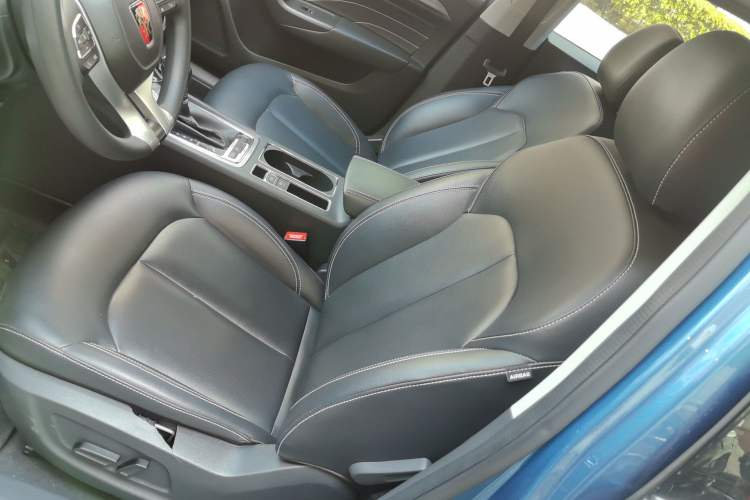 Used Roewe i6 2019 PLUS 20T TST 4G Connected Flagship Superb Edition
