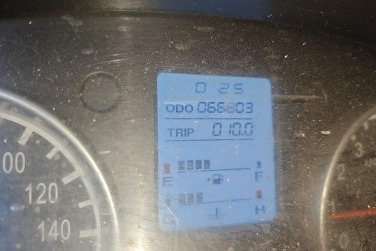 Used Jinbei Hiace X30 2013 1.3L Comfort Model Odometer Close Up