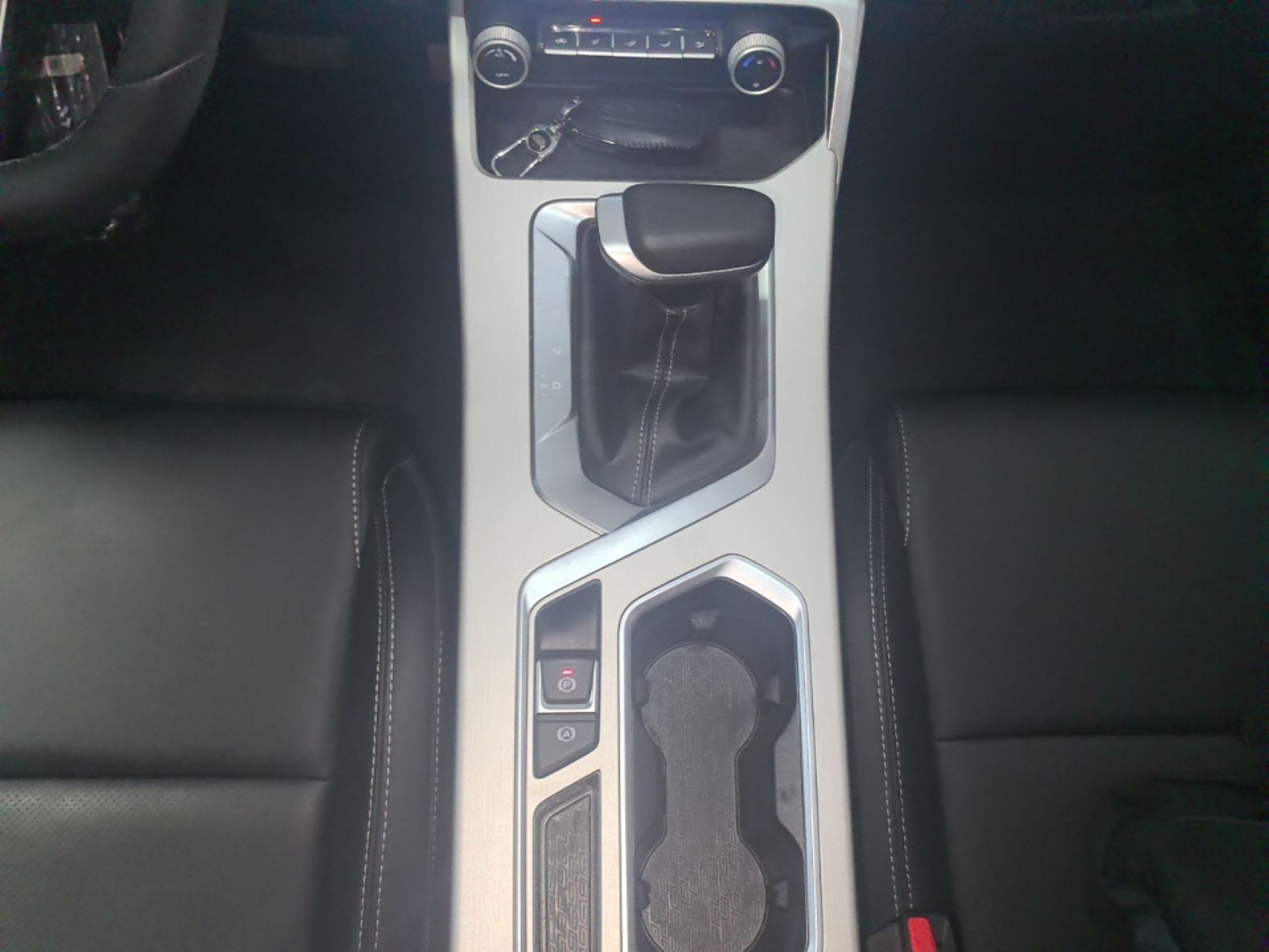 Geely Auto Coolray 2025 1.5L CVT Super Edition — снимка 16