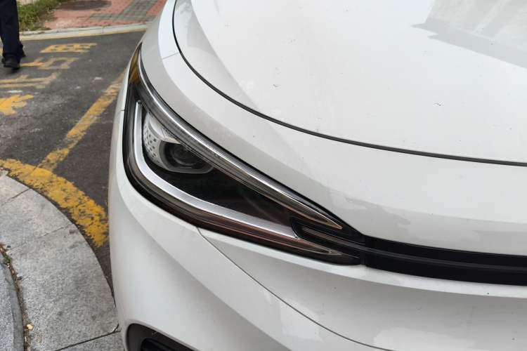 Used Volkswagen ID.4 X 2024 Pure & Smart Edition Right Front Headlight