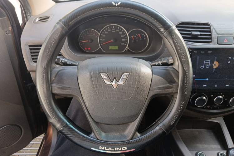 Used Wuling Hongguang 2018 1.5L Classic S Base Model Steering Wheel