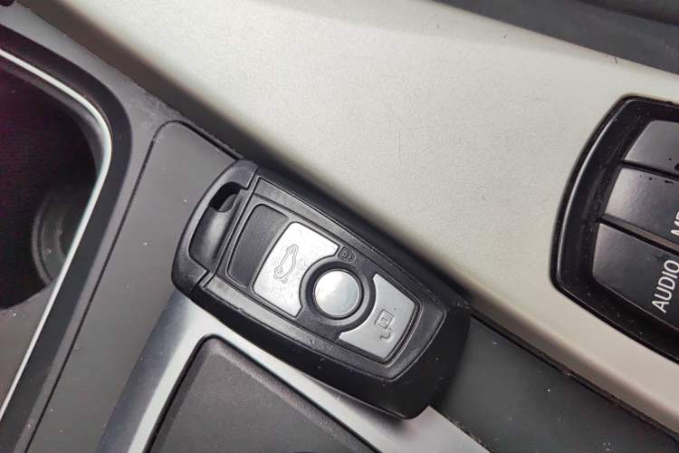 Used BMW 3 Series 2013 316i Active Edition Vehicle Key