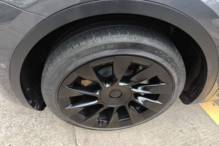 Used Tesla Model Y 2021 Long-Range All-Wheel-Drive Version 3D7
