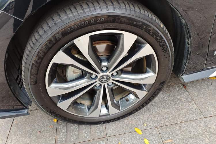 Used Toyota Granvia 2023 2.5L Hybrid Prestige VIP Edition
