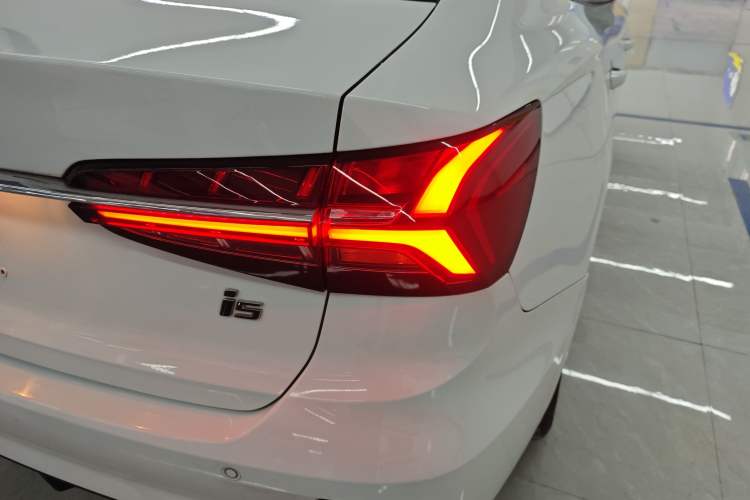 Used Roewe i5 2021 1.5L CVT Platinum Edition