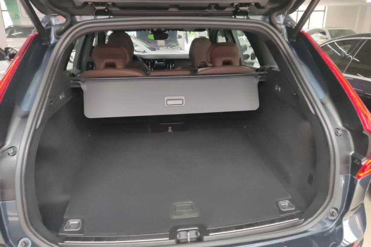 Used Volvo XC60 2025 B5 Four-Wheel Drive Smart & Advanced Luxury Edition