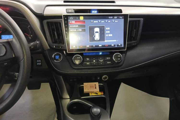 Used Toyota RAV4 2016 2.0L CVT Two-Wheel Drive Fashion Edition China V Standard Audio And AC Panel