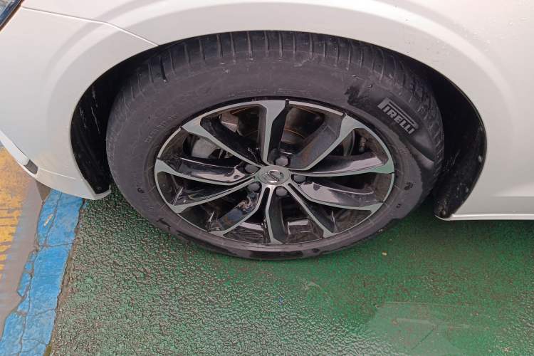 Used Volvo S60 2021 T4 Zhiyi Luxury Edition Left Front Wheel Hub