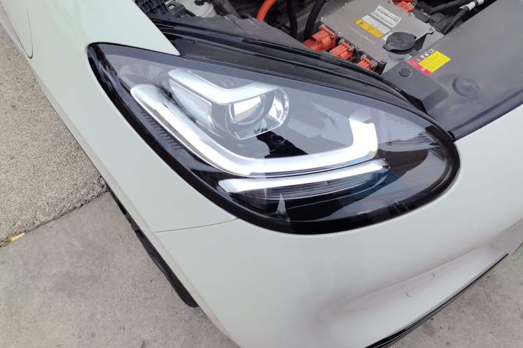Used Wuling Bingo 2024 203km Light Edition Right Front Headlight