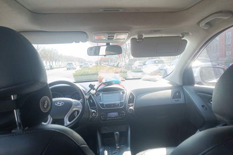 Used Hyundai ix35 2015 2.0L Automatic 2WD Smart Version China V Standard
