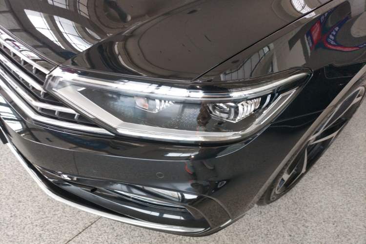 Used Volkswagen Magotan 2023 2 Million Units Limited Edition 330TSI DSG Leading Version Left Front Headlight