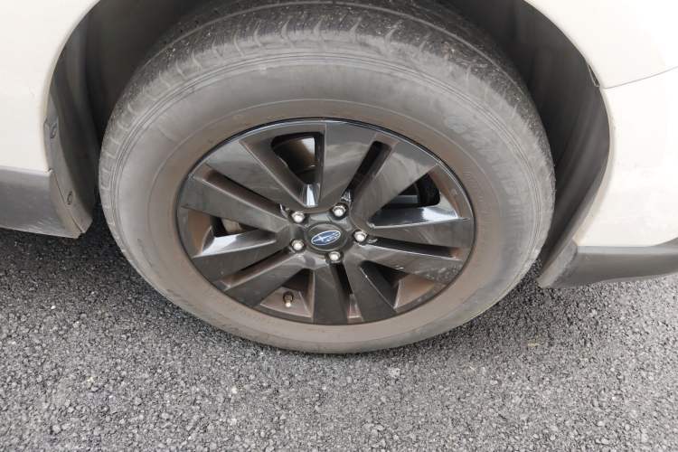 Used Subaru Outback 2015 2.5i Luxury Navigation Edition Right Front Wheel Hub