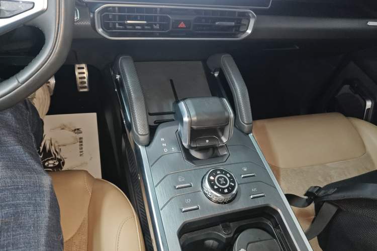 Used JETOUR Traveler 2023 2.0T All-Wheel Drive CrossPRO+