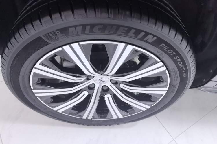 Used Volvo XC90 2023 B6 Zhiya Luxury 7-Seater
