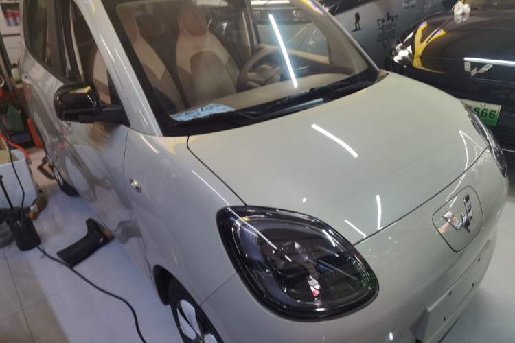 Used Wuling Hongguang MINIEV 2025 Four-Door Version Advanced Edition Front Right 45 Deg