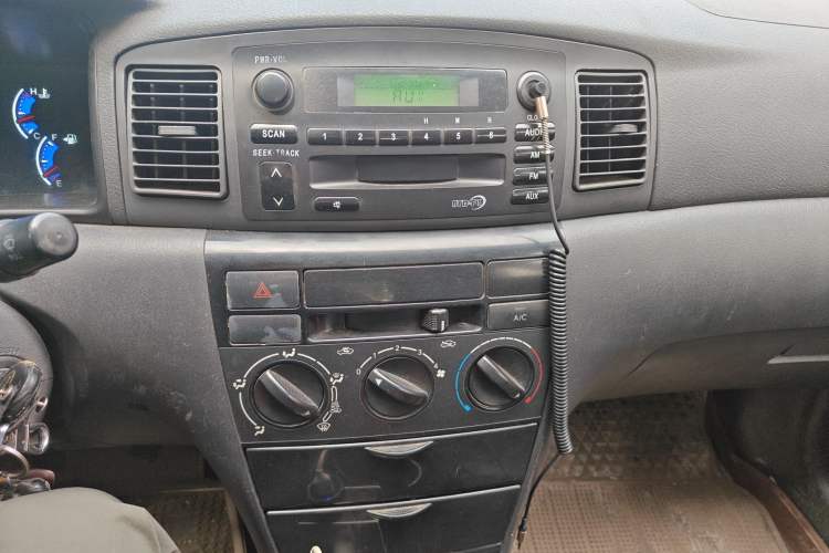 Used BYD F3 2013 Energy-Efficient Model 1.5L Manual Comfort Version Audio And AC Panel