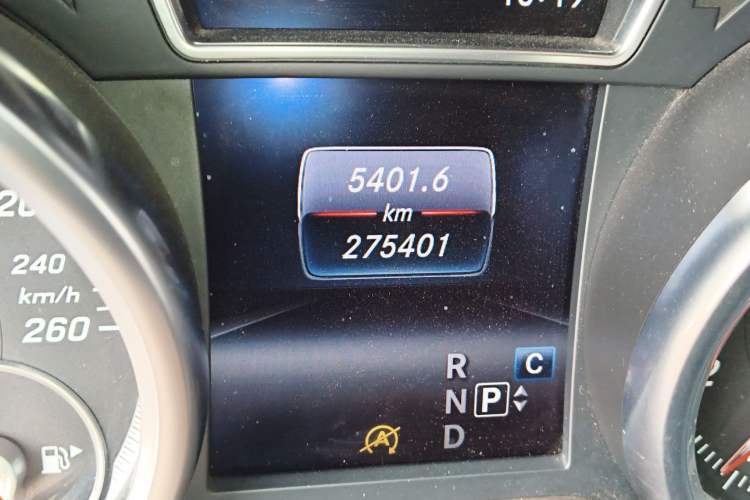 Used Mercedes-Benz GLE 2018 GLE 320 4MATIC Dynamic Edition Collector's Edition Odometer Close Up