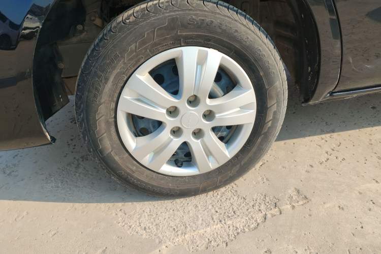 Used FORTHING Lingzhi 2023 M5 1.6L Practical Model 5 Seats