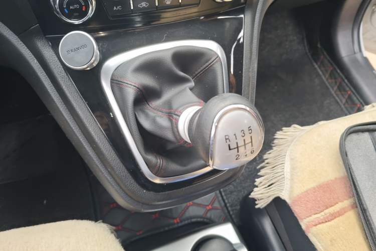 Used Haval H6 2015 Upgraded Model 1.5T Manual Two-Wheel Drive Elite Version