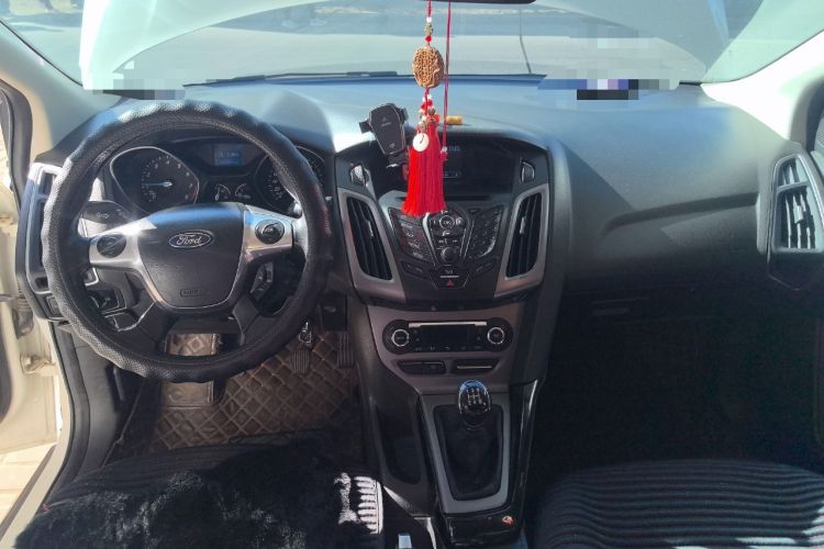 Used Ford Focus 2012 Sedan 1.6L Manual Fashion Edition
