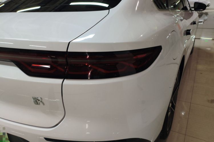 Used BYD Han 2023 EV Champion Edition 605KM Front-Drive Premium Model Right Rear Taillight