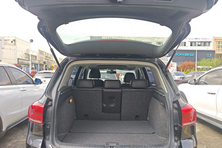 Used Volkswagen Tiguan 2015 1.8TSI Automatic Two-Wheel Drive Luxury Model Trunk