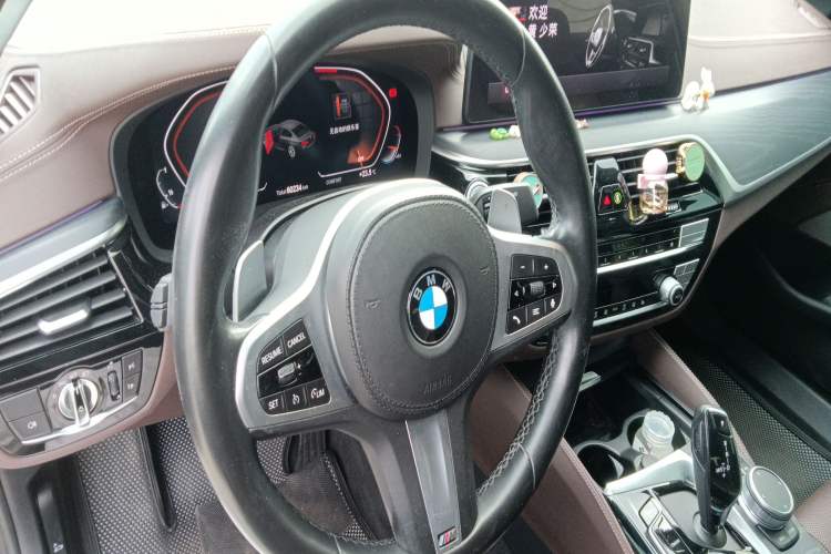 Used BMW 5 Series 2021 Facelifted 530Li Leading Edition M Sport Package
