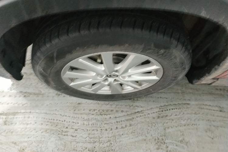 Used Mazda CX-5 2015 2.0L Automatic Two-Wheel Drive Urban Version Exterior 4