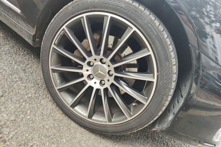 Used Mercedes-Benz S-Class 2008 S 350 L Luxury Model Right Front Wheel Hub