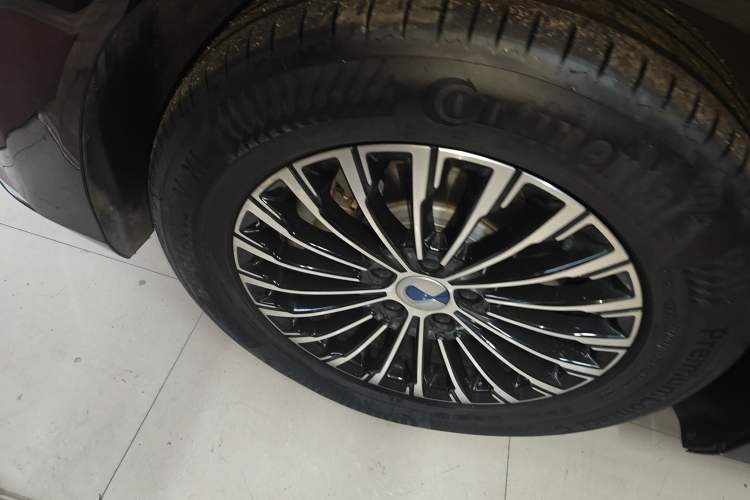 Used Denza D9 2022 DM-i 970 Four-Wheel Drive Flagship Model
