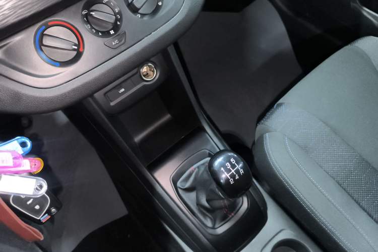 Used Baojun 310 2016 1.2L manual Comfort trim level