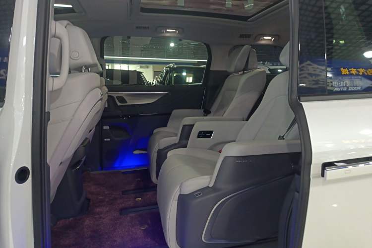 Used Buick GL8 2025 Lu Zun Deluxe Edition
