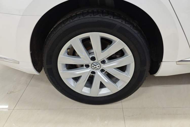 Used Volkswagen FAW-Volkswagen CC 2020 330TSI Huayan Edition China VI Standard Right Rear Wheel Hub