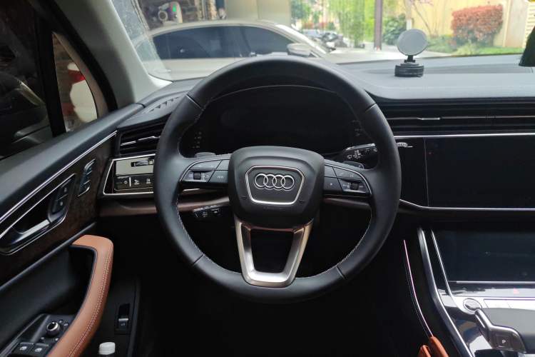 Used Audi Q7 2025 45 TFSI quattro S line Black Warrior Edition
