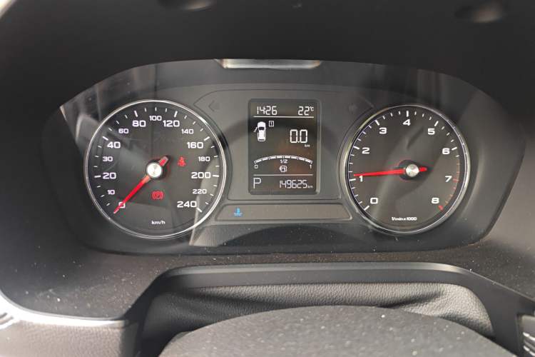 Used Roewe RX5 2016 20T Two-Wheel Drive Automatic Internet Smart Edition
