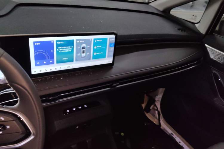 Used SAIC MAXUS Dajia 7 2024 Revised Version Super Hybrid Long-Range Edition Enjoyment Version Audio And AC Panel