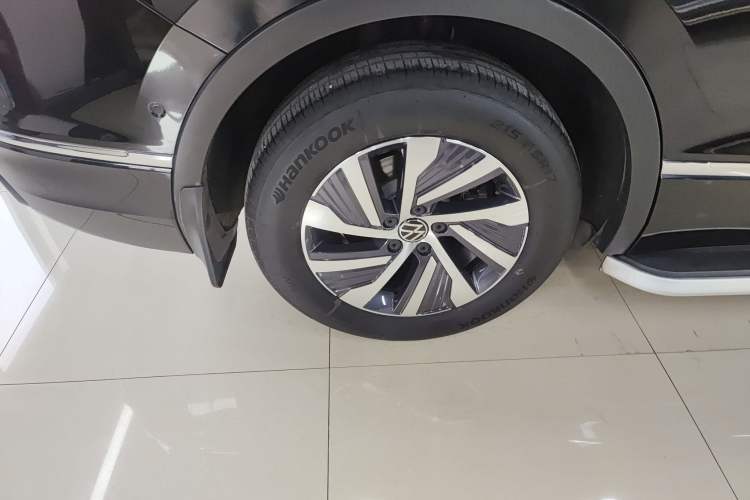 Used Volkswagen Tiguan L New Energy 2023 430 PHEV Plug-in Hybrid Flagship Edition Right Rear Wheel Hub
