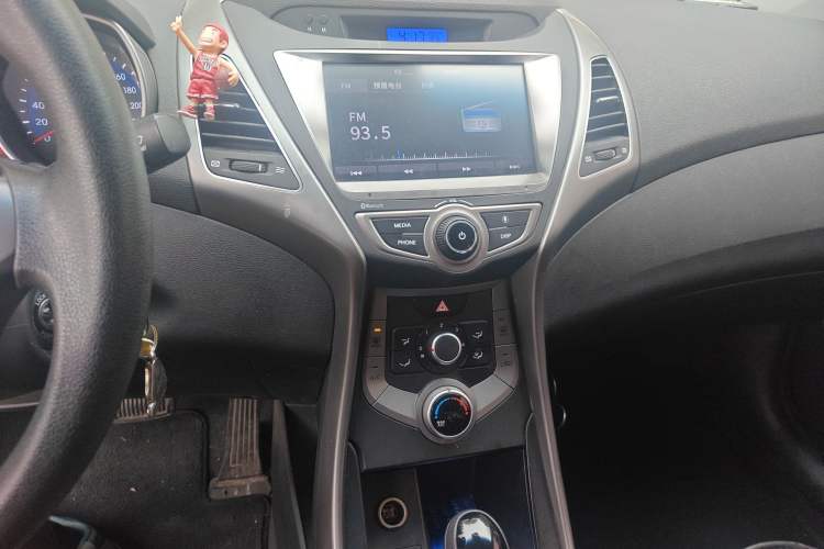 Used Hyundai Elantra (5th Generation / Langdong) 2015 1.6L Automatic Fashion Model Audio And AC Panel