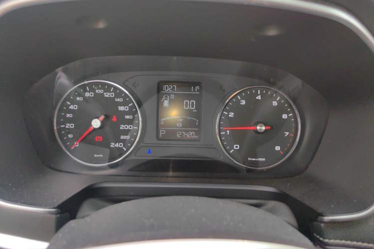 Used Roewe RX5 2016 20T Two-Wheel Drive Automatic Internet Smart Edition Instrument Cluster