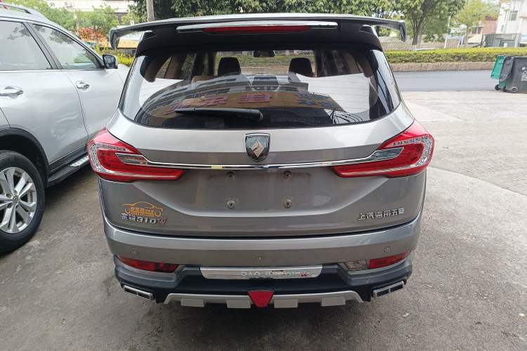 Used Baojun 310W 2017 1.5L Manual Fashion Model China V
