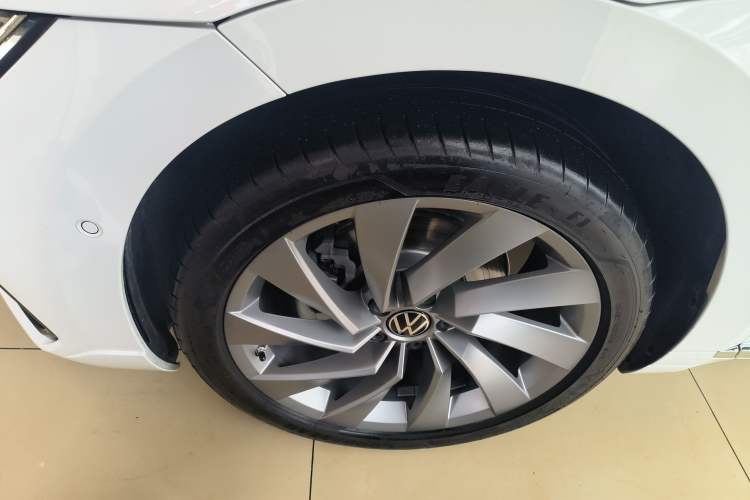 Used Volkswagen FAW-Volkswagen CC 2025 Model, Facelifted 380TSI, Striking and Shared Enjoyment Version Exterior 4