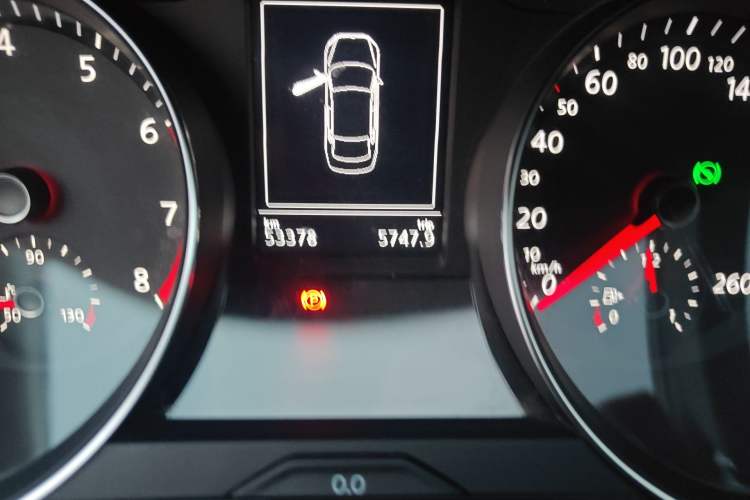 Used Volkswagen Magotan 2019 330TSI DSG Luxury Version China VI Standard Odometer Close Up